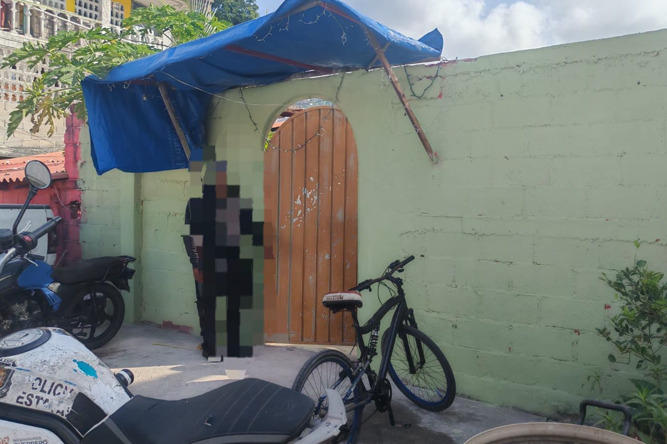 Persiguen y asesinan a un hombre dentro de una vivienda en la colonia Icacos de Acapulco